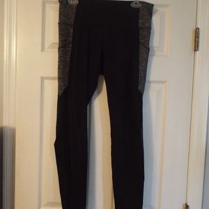 Active Leggings with Pocket